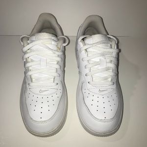 Nike Air Force 1 (ps) pre-used 2.5Y
